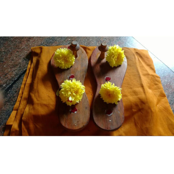 S9033-09 - Aadhyathmik Paramacharya Pavithra Padukas Wood 10inches 240Grams - Image 2