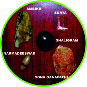 S9073-11 – Aadhyathmik Panchayatan Set of 5 Sacred Shilas Called 5S’s Namely Sonabhadra Swarnamukhi Salagram SuryaShila Shivling Banaling Narmadeeswar Total Weight 196grams
