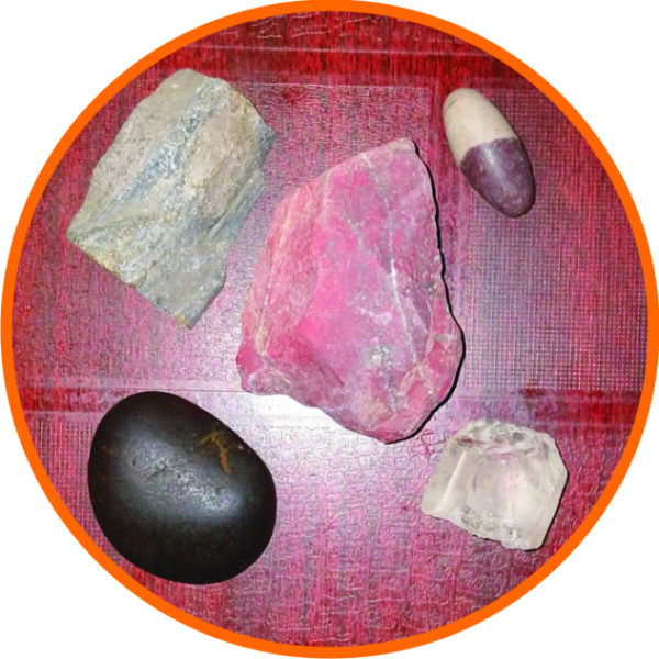 S9073-15 – Aadhyathmik Panchayatan Set of 5 Sacred Shilas Called 5S’s Namely Sonabhadra Swarnamukhi Salagram SuryaShila Shivling Banaling Narmadeeswar Total Weight 172grams With Ardhanareeswara Banalingam