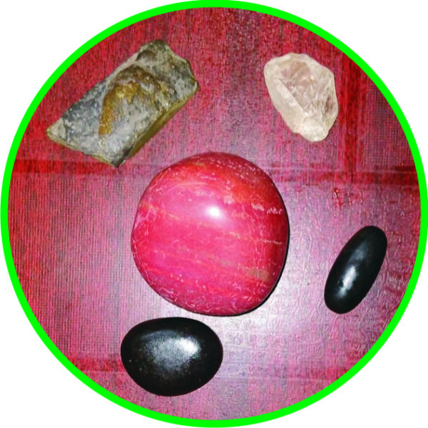 S9073-20 – Aadhyathmik Panchayatan Set of 5 Sacred Shilas Called 5S’s Namely Sonabhadra Swarnamukhi Salagram SuryaShila Shivling Banaling Narmadeeswar Total Weight 272grams