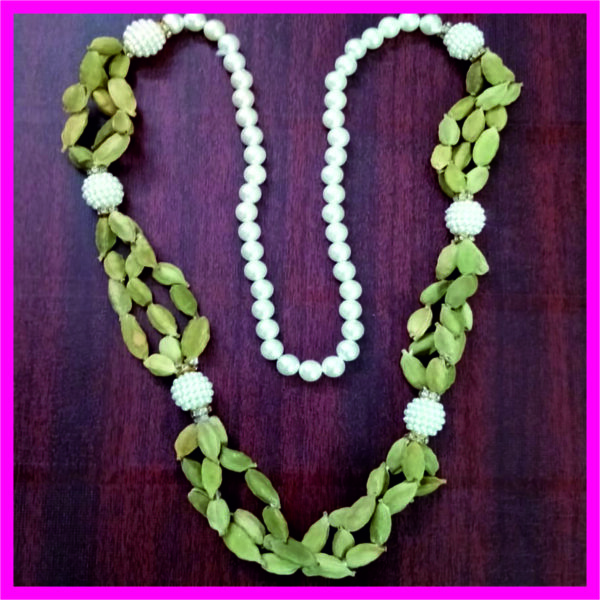 S9092-57 - Aadhyathmik Yelakkai Mala Sri Maha Vishnu & Sri Maha Lakshmi's Beloved Mala