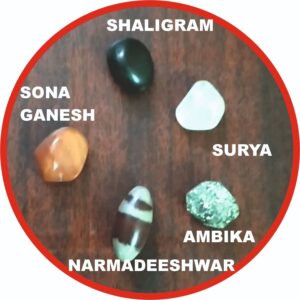 S9073-21 – Aadhyathmik Panchayatan Set of 5 Sacred Shilas Called 5S’s Namely Sonabhadra Swarnamukhi Salagram SuryaShila Shivling Banaling Narmadeeswar Total Weight 30grams